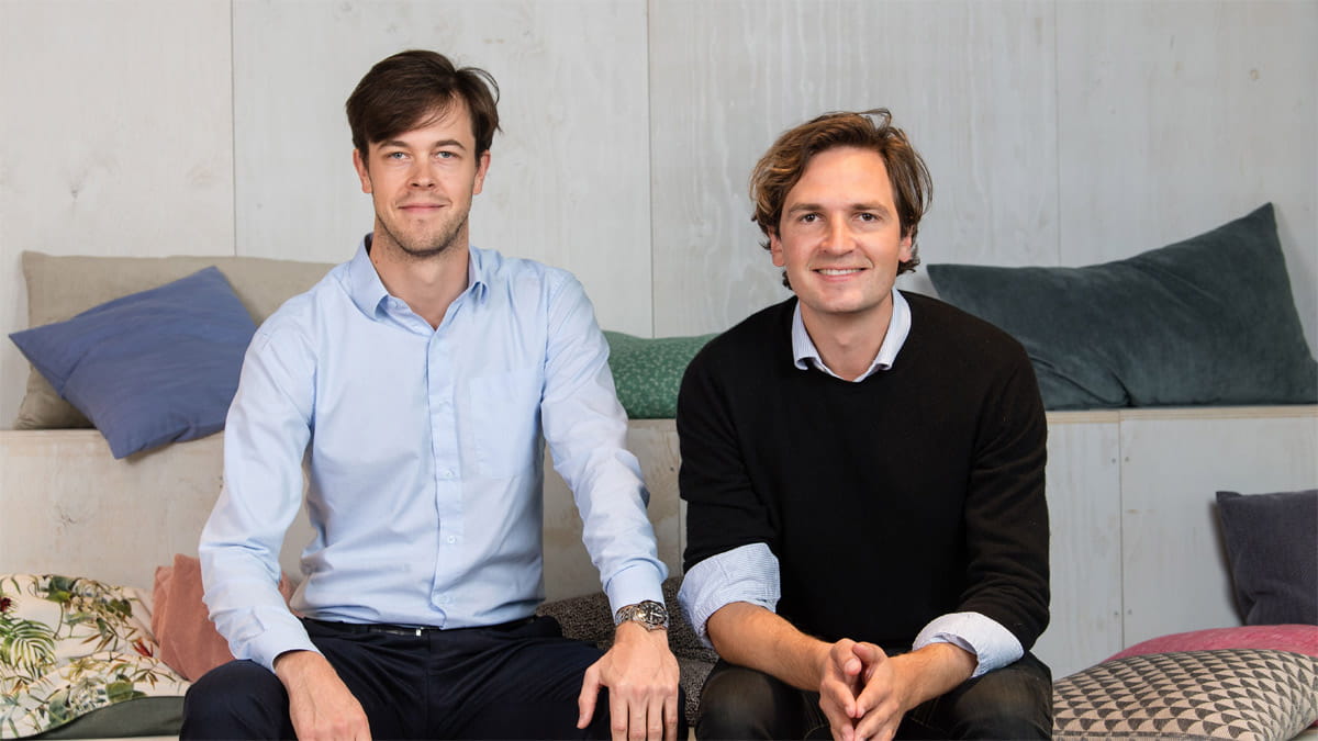 Halbnahe Aufnahme der drei Gründer des Start-ups Refurbed, das beim Pitchday für den Start-up-Accelerator von Climate-KIC ausgewählt wurde.