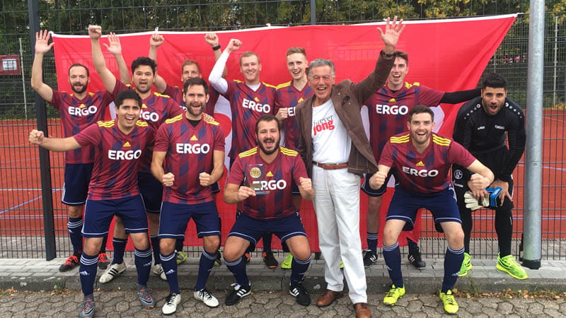 Kickwinkel 2019: Das ERGO Team und Wolfgang Rolshoven vom Heimatverein Düsseldorfer Jonges